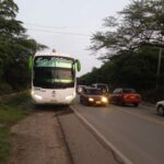 Con dos bloqueos en la vía Barrancas – Hatonuevo comunidades protestan por el transporte escolar