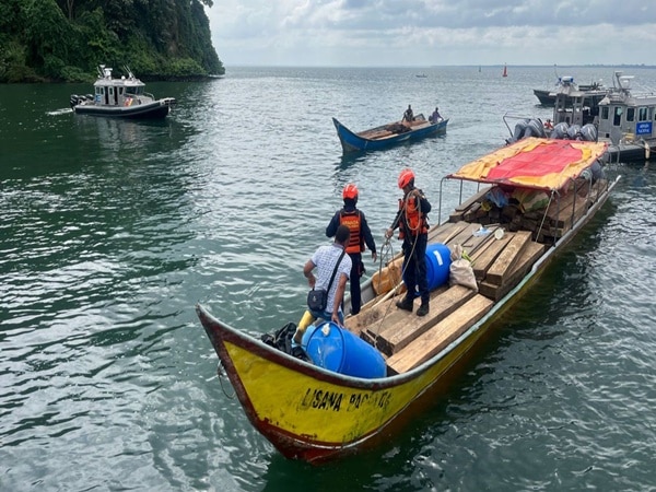 En aguas de Tumaco incautaron 3.500 galones de combustible de contrabando para procesar coca