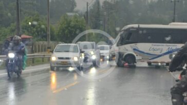 FOTOS: ¡Pilas con el piso mojado! Accidente en la vía al Aeropuerto de Rionegro