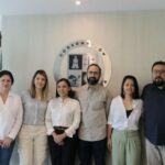 Asistentes al encuentro donde se discutieron ideas y estrategias para avanzar en la transición energética en La Guajira.