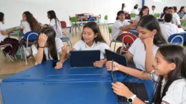 Impulso a la ciencia y tecnología en Quimbaya con 3 nuevas aulas Steam para sus estudiantes