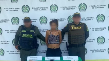 Mujer atracaba con un cuchillo