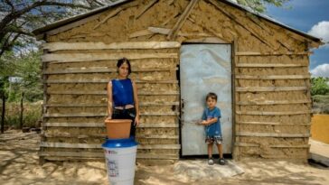 Filtros para agua en varios hogares de La Guajira entregó ONG internacional.