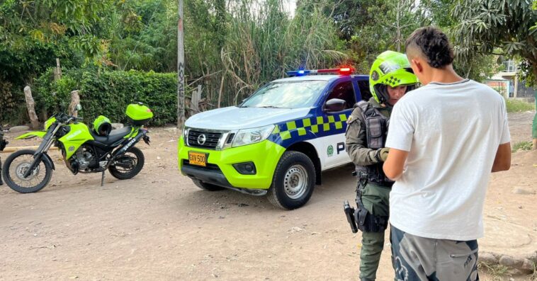 Policía de Caldas incautó armas y capturó a dos personas por tráfico de estupefacientes en Supía