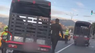 Policía en Pasto intentó detener a un 'piaggio' y casi terminan arrollados, investigan si ocupantes irían armados