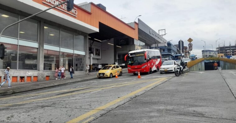 Realizan trabajos de mantenimiento preventivo a los semáforos de la avenida del Centro