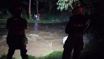 Rescataron a dos menores que quedaron atrapados en medio de un río en la vereda Montaño