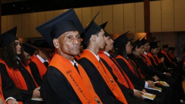 ¡Sin límites! Abuelito se graduó como ingeniero agrónomo a sus 65 años