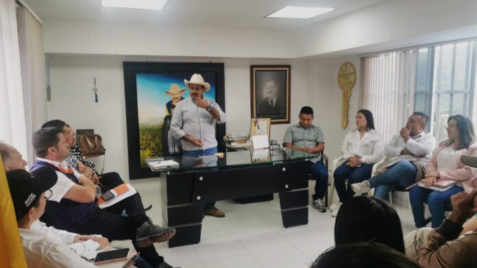 Acevedo inició empalme entre el mandatario actual y el alcalde electo