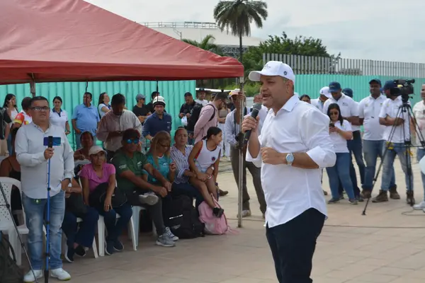 Alcalde de Pereira hizo entrega del complejo acuático para los juegos nacionales 2023