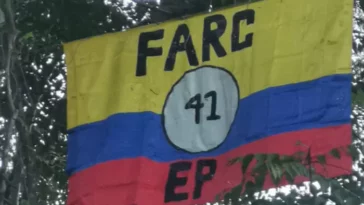 Bandera y grafitis de la extinta FARC aparecieron en zona rural del Cesar