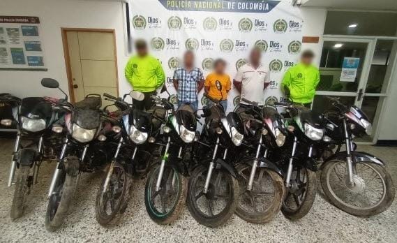 Capturan a tres personas y recuperan ocho motocicletas robadas en Lorica