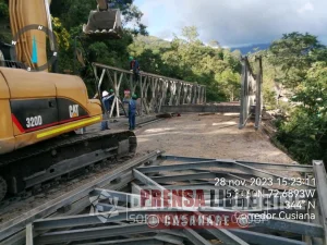 Cerrado totalmente paso peatonal y de motos en la vía del Cusiana por instalación de puente metálico en variante Los Grillos