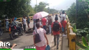 Cierre de carretera entre Urabá y Montería en protesta por invasión a terrenos escolares