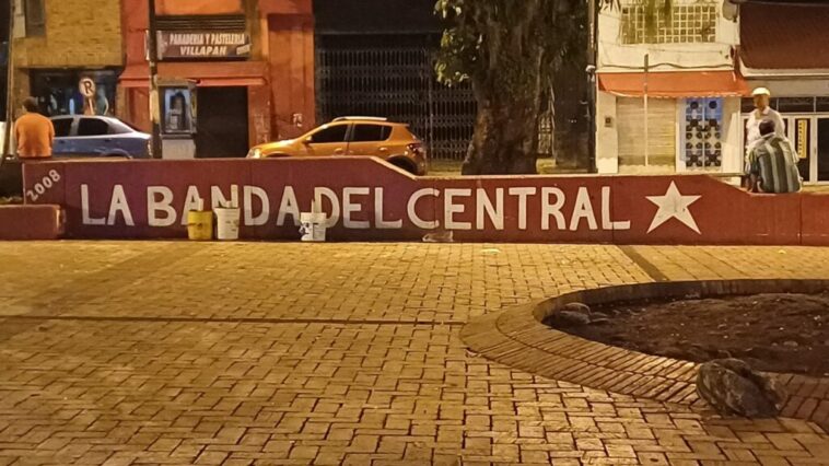 Con mural rebautizaron la Plaza Los Libertadores