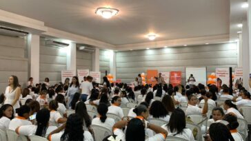Distrito certificó a 235 mujeres del programa de ‘Artes y Oficios’ 