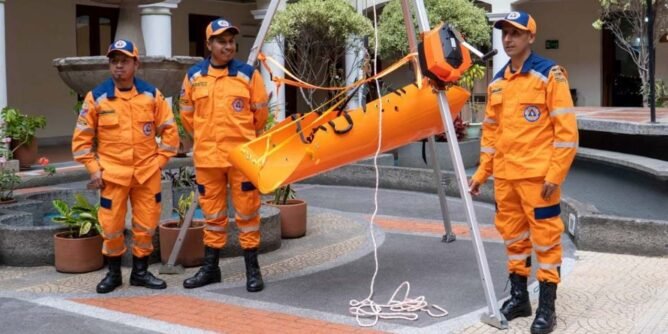 Entregan equipos de rescate a ocho juntas de Defensa Civil en municipios de Nariño