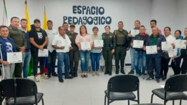 Entregaron certificados como promotores de seguridad ciudadana a integrantes de Asobares Sandoná