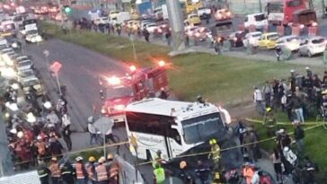 Fatal accidente entre ciclista y un bus en Puente Aranda En la tarde del pasado 21 de noviembre un fuerte accidente sobre la carrera 68 con Av. 1° de mayo dejó sin vida a un ciclista.