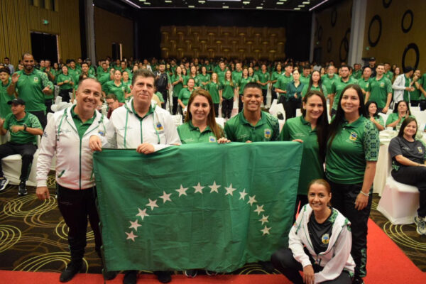 Gobernador entregó bandera a la delegación de Risaralda que estará en Juegos Nacionales