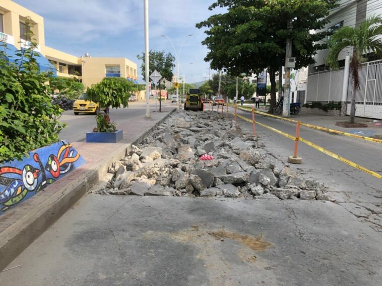 Inició reposición de placas de pavimento en la avenida de Los Estudiantes  