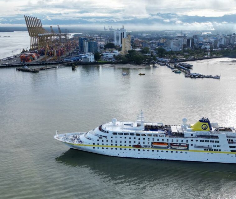 Llegó el primer crucero de turismo internacional a Buenaventura con 306 turistas