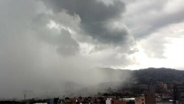 Llueve duro en el oriente de Medellín