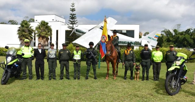 Más de 500 uniformados velarán por la seguridad de propios y visitantes en la época navideña