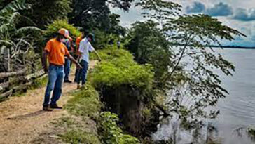 Más de mil familias en riesgos por erosión  del río En El Banco