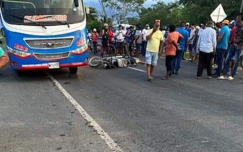 Motociclista pierde la vida en choque con tractomula en Montería-Lorica