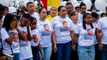 Multitudinaria marcha en Barrancas, La Guajira, para pedir liberación del padre de Luis Díaz