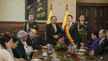 Petro menciona proyectos estratégicos con Gobierno de Ecuador