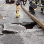 Posible daño en la red de alcantarillado provoca hundimiento de la vía entre Vizcaya y San Rafael