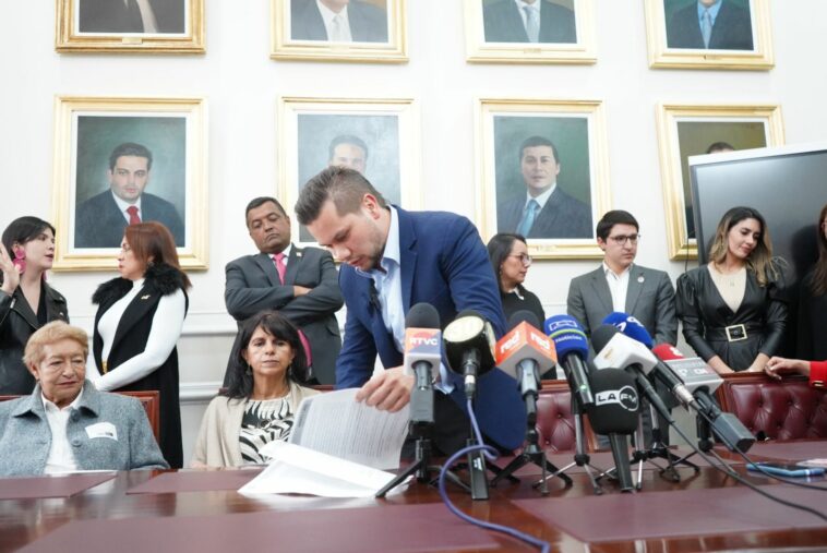 Radican proyecto de ley que regularía procedimientos estéticos en Colombia