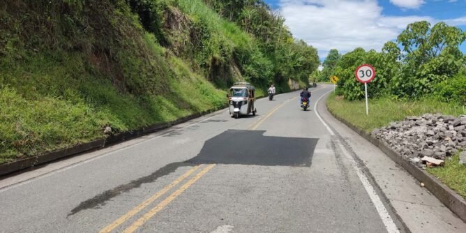 Realizan parcheos de la vía Circunvalar Galeras en territorio sandoneño