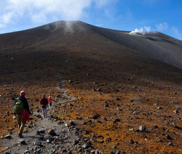 Registran posible emisión de gases y ceniza del volcán Puracé, en Cauca