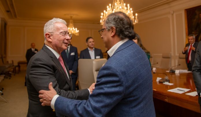 Expresidente Álvaro Uribe y presidente Gustavo Petro