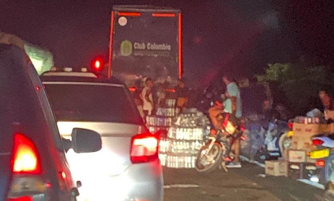 SOS por la vía Santa Marta – Ciénaga – Barranquilla: bloqueos, saqueos ¿qué pasa con las autoridades?