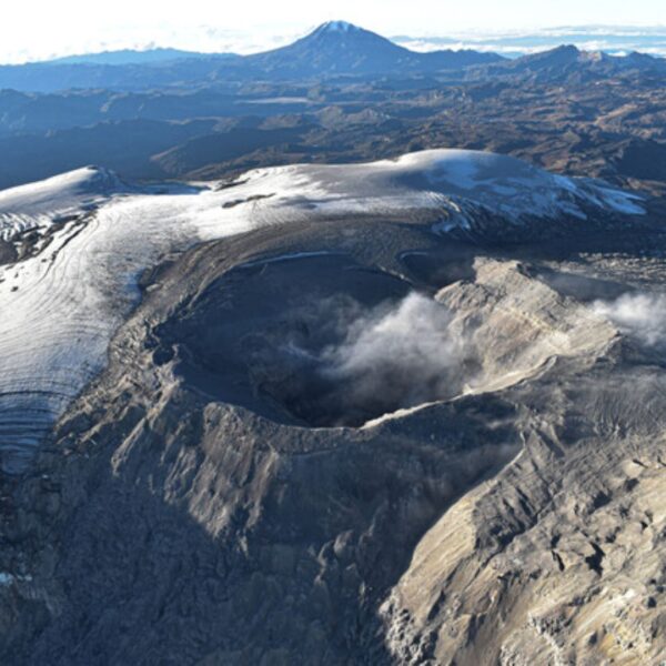 Servicio Geológico alerta inestabilidad en el volcán Nevado del Ruiz