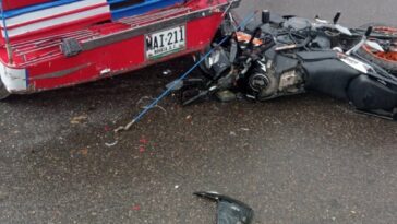 ÚLTIMA HORA: Grave accidente cobró la vida de un motociclista en Usme Motociclista falleció tras ser arrollado por un camión en Usme.