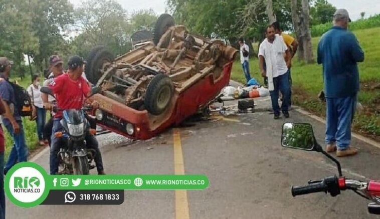 Varios heridos al volcarse un carro por la explosión de una llanta