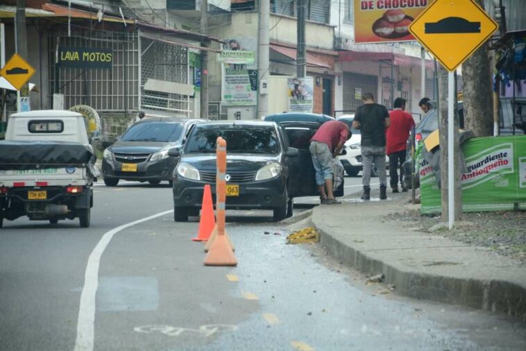 Vía al Japón no debe ser parqueadero 