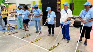Adultos mayores participan en encuentro nacional recreativo 