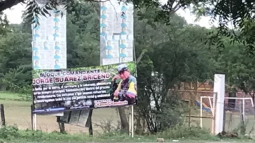 Aparecieron nuevas pancartas de las disidencias en Neiva y Villavieja, Huila