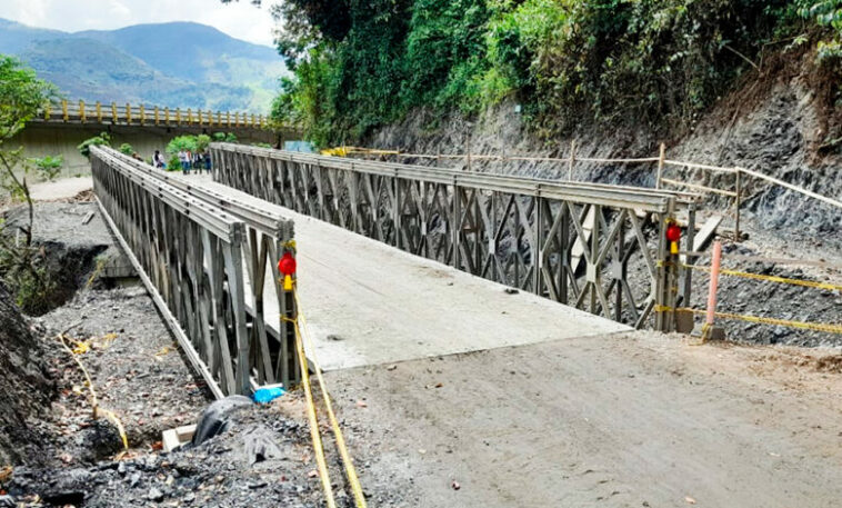 Autoridades piden a transportadores respetar el cierre vial en el sector Los Grillos