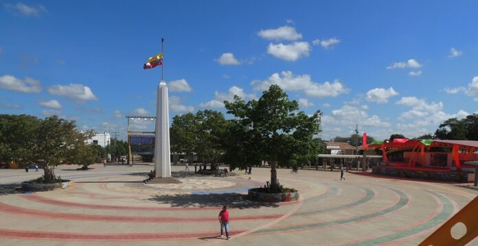 Instalaciones del Concejo municipal de Uribia, donde fue suspendido el servicio de energía por deudas de 29 recibos. Foto referente de la plaza Colombia.