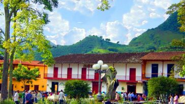 Dilemas del “ecoturismo” desmedido en Jardín, Antioquia - Colombia Informa