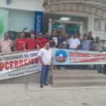 Protestando se encuentran los extrabajadores de Cerrejón y otras empresas mineras.