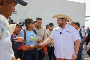Gobernador Orlando Benítez, entregó Muelle de Ayapel