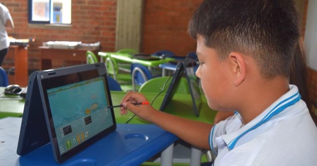 Más innovación y conocimiento: estudiantes del Quindío tendrán 78 nuevas Aulas Steam